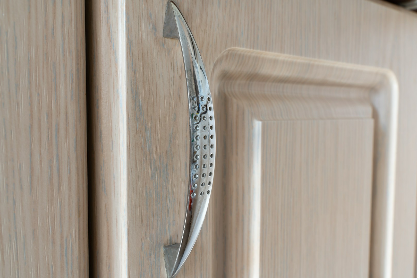 Uchwyty do drzwi – klucz do personalizacji wnętrz